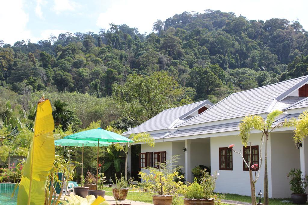Villa Colina Khao Lak Rooms And Bungalows - Adults Only Exterior photo